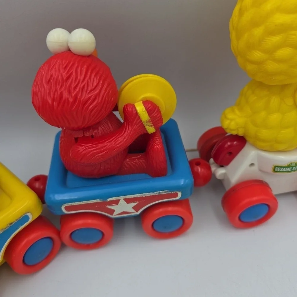 Sesame Street Band Parade TYCO Pull Train 16